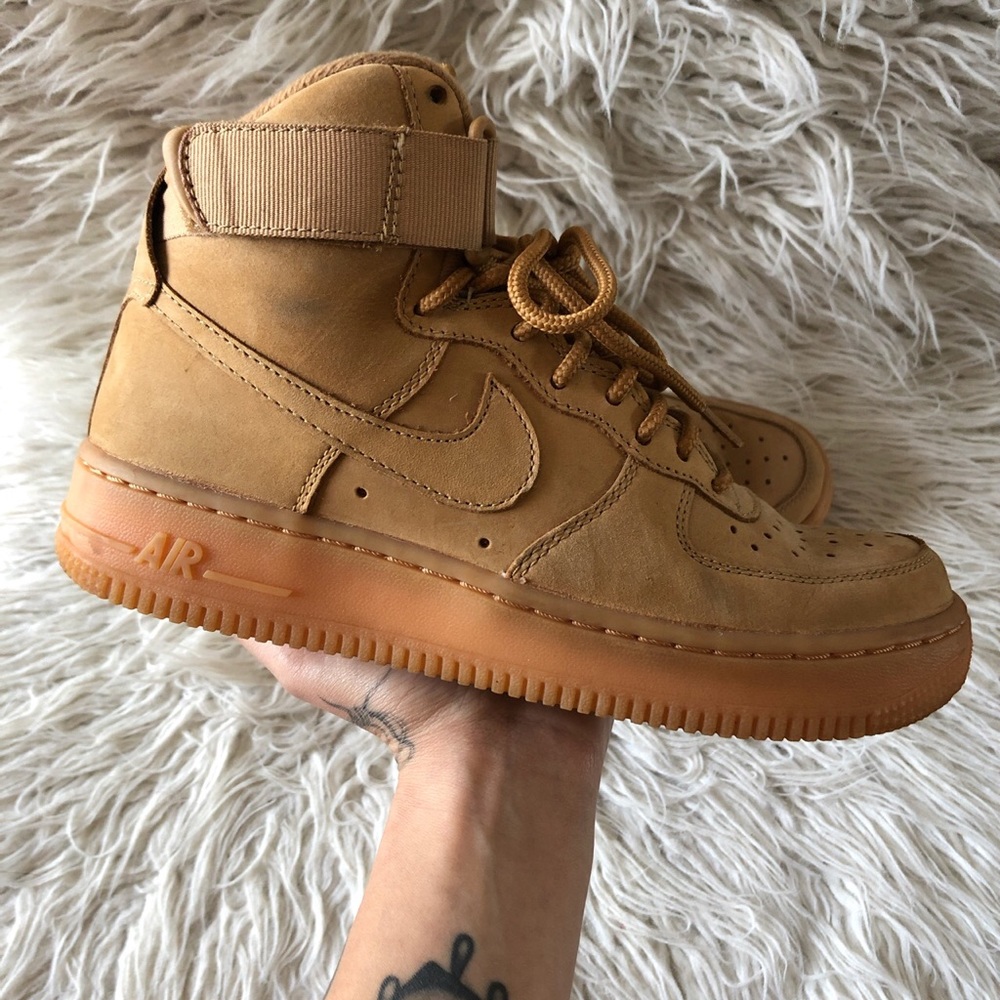 WOMENS SZ 6 AIR FORCE 1 HIGH WHEAT